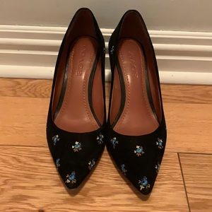 Coach pumps